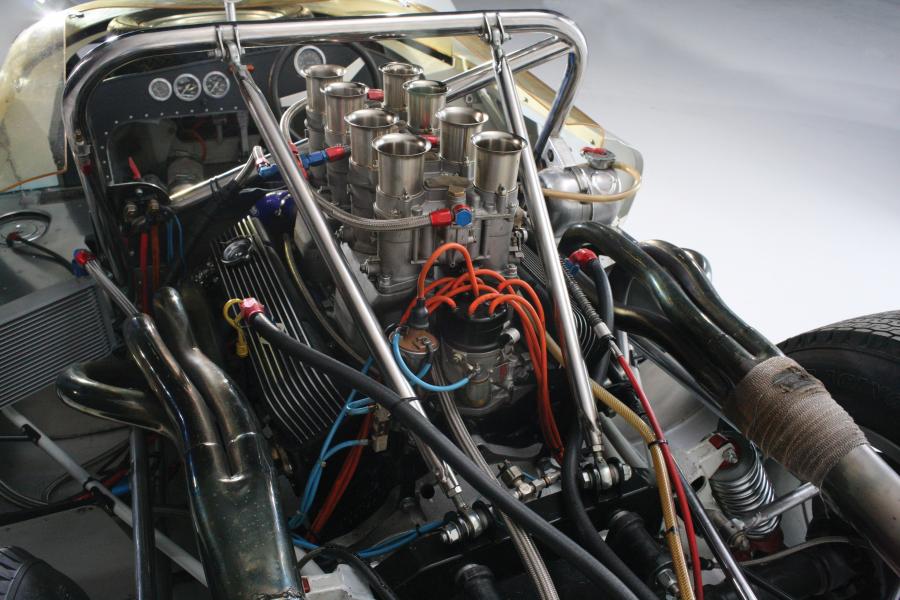Моторный отсек McLaren-Elva M1A Sports Racing Car 1965 года  (фото 10 из 10)